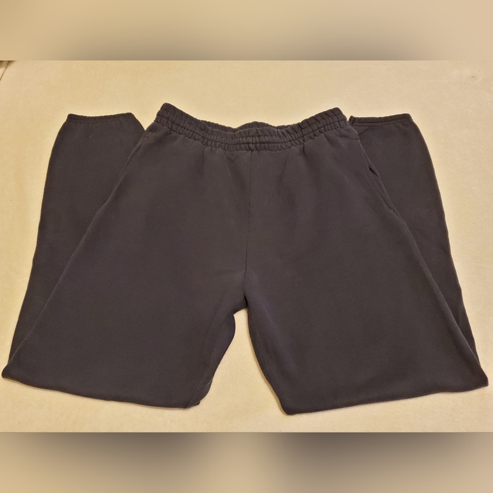 Mens Fruit of the Loom SweatPants Black Size Medium.
